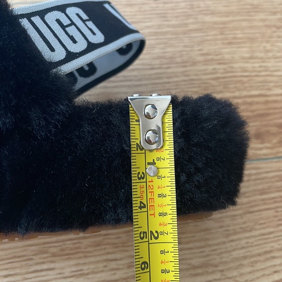 Ugg slippers - Picture 9 of 10